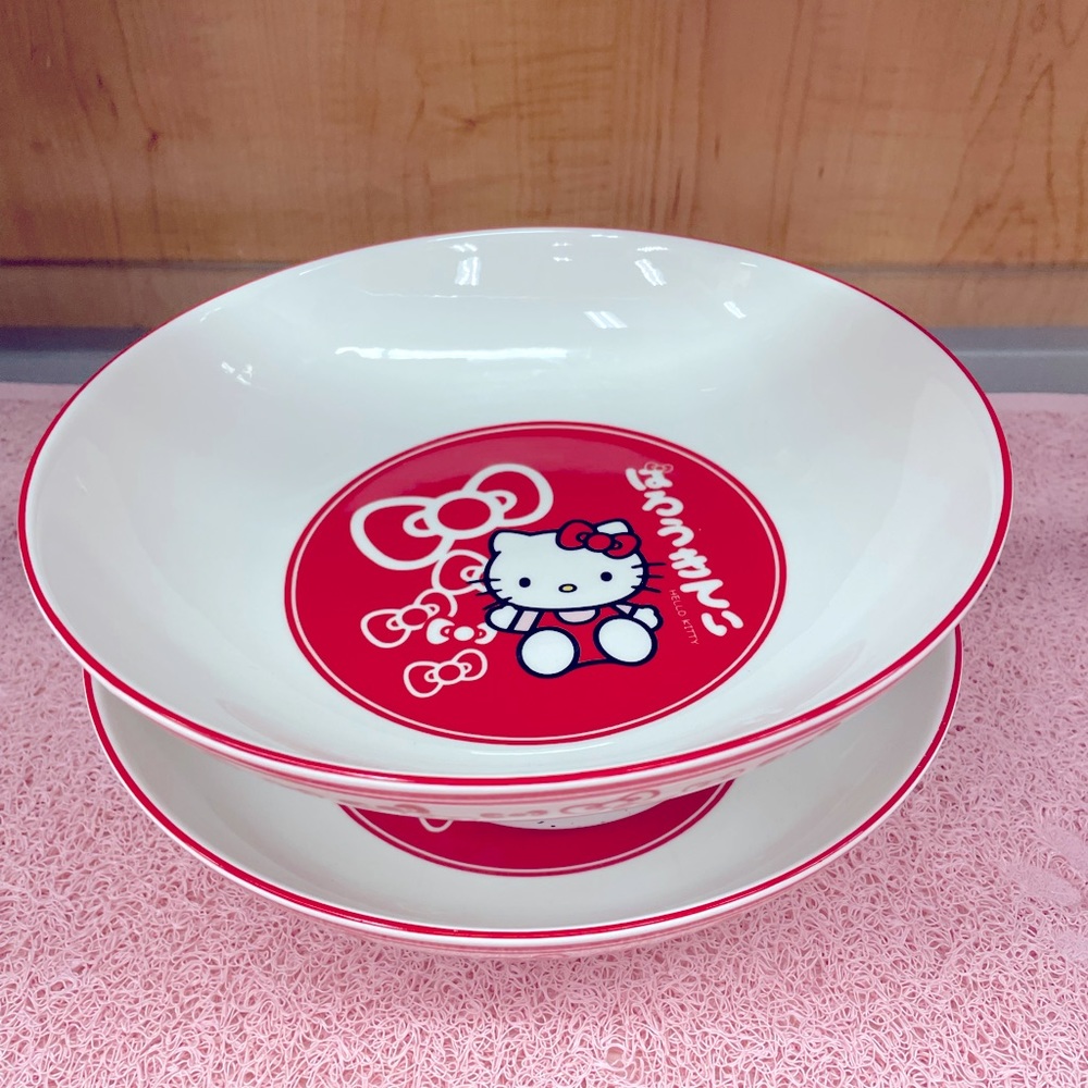 Sanrio Hello Kitty Large Ceramic Bowls 9” Set of 2